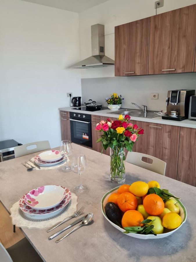 Sole Di Diana Luxury Apartments Пескиера дел Гарда Екстериор снимка