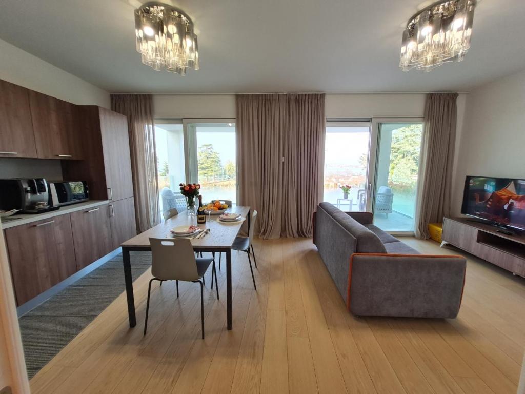 Sole Di Diana Luxury Apartments Пескиера дел Гарда Екстериор снимка
